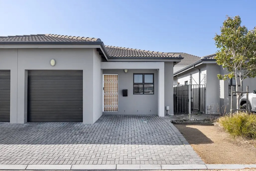 2 Bedroom Property for Sale in Parklands North Western Cape